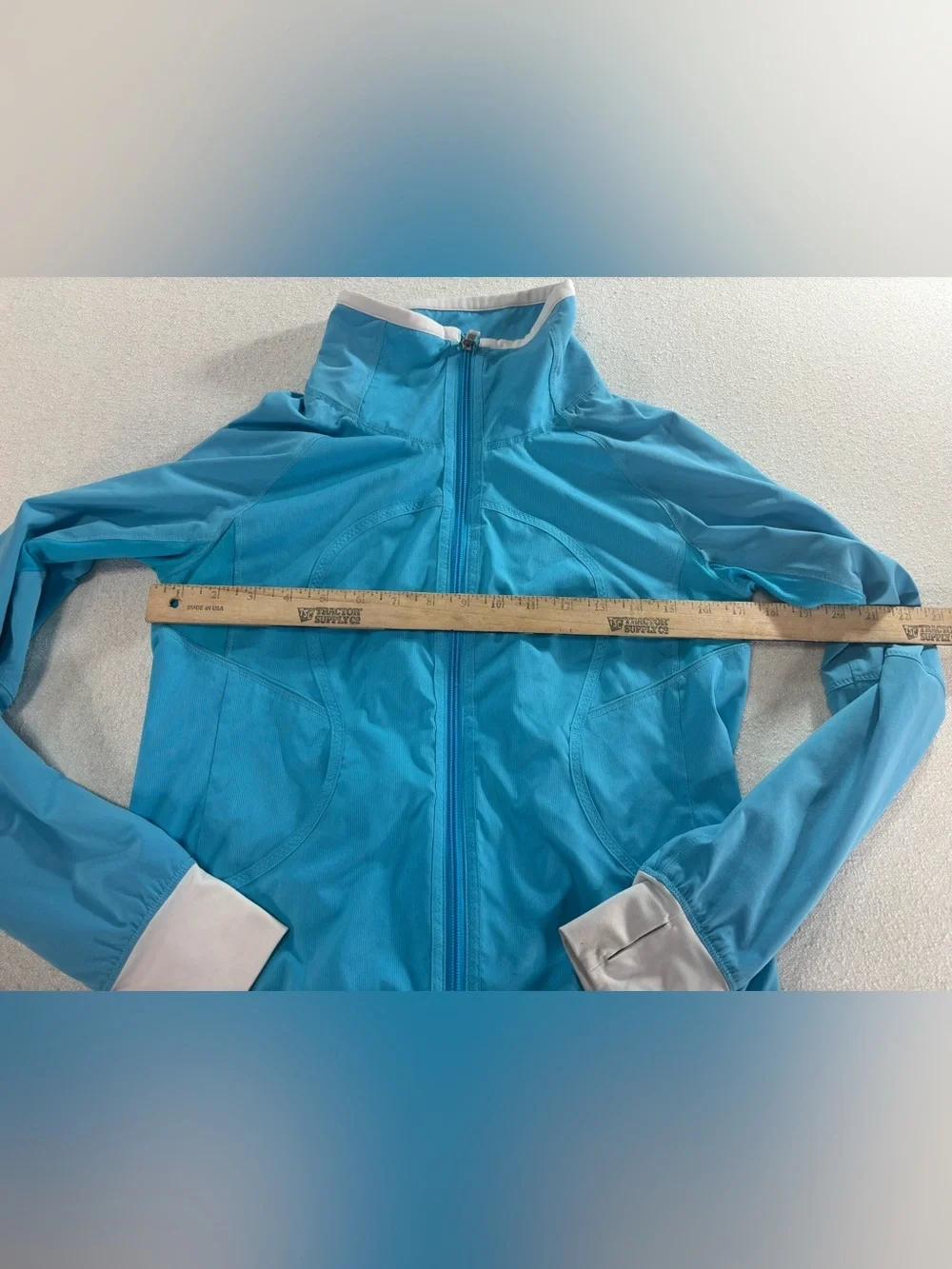 Lululemon Run Track Attack Jacket Spry Blue White Full Zip Size 6